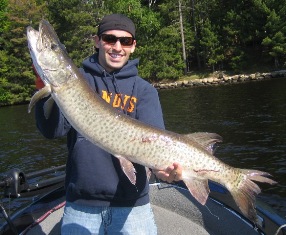 Musky Mastery Fishing Guide Service Wisconsin muskie fishing guide service and fishing trips in Vilas, Oneida and Forest County Wisconsin on the Three Lakes Chain of Lakes and the Eagle River Area of Wisconsin with Chas Martin Professional Musky Fishing Guide